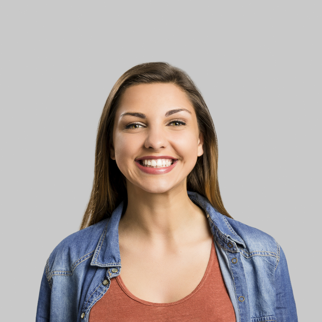 Portrait of a beautiful and happy woman smiling